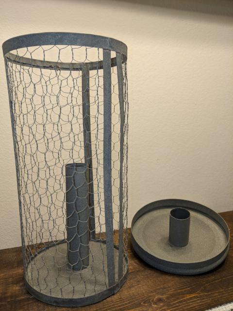 Vintage Farmhouse Wall Paper Towel Holder with Chicken Wire